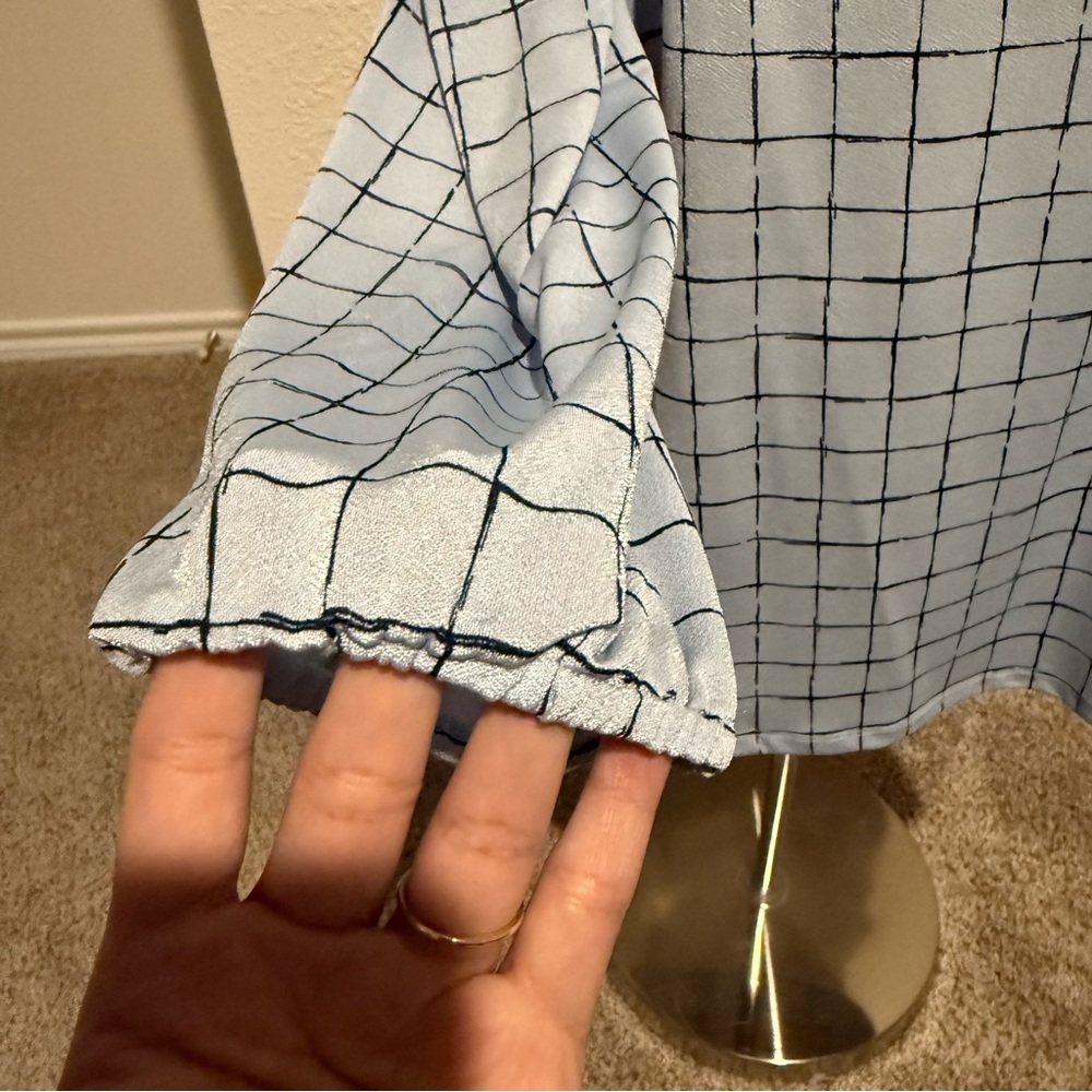 Off-Shoulder Light Blue Grid Pattern Top - Picture 4 of 9